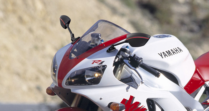 Redline mirrors on Yamaha YZF R1
