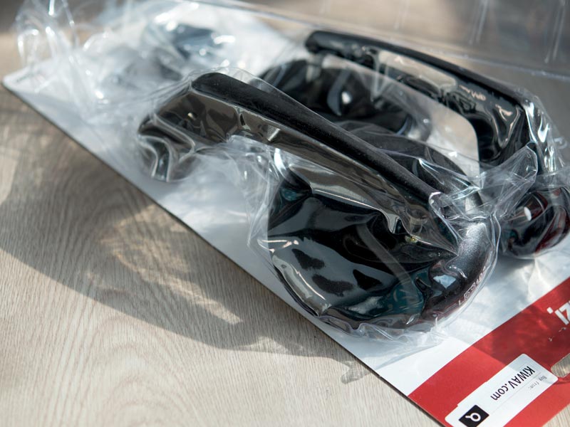 Mirrors I bought from KiWAV motors - Triumph vs Ducati bar end mirror