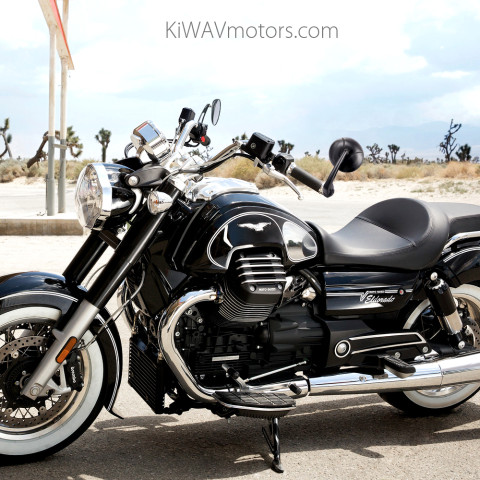Retro bar end mirrors on a Moto Guzzi 1400 Eldorado motorcycle.