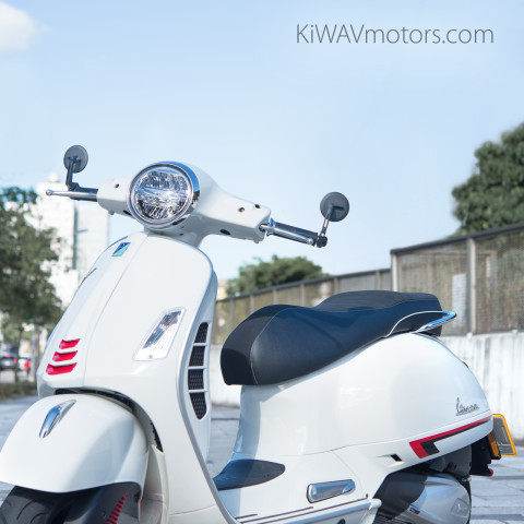 Ojo bar end mirrors on a Vespa GTS 300 scooter.