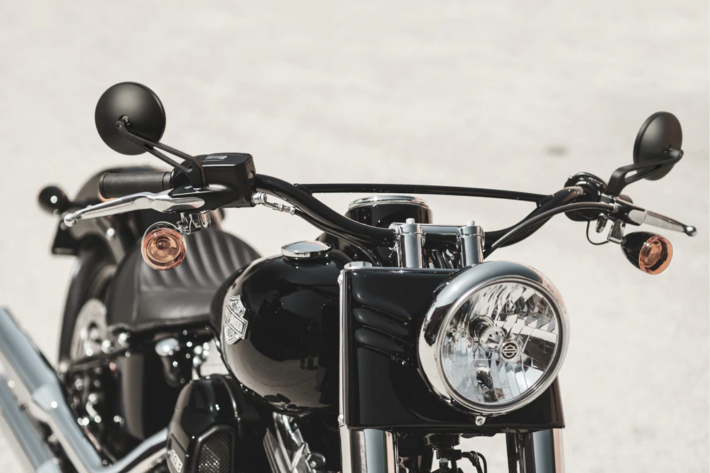 Round motorcycle mirrors Eclipse Classic on Harley Davidson Softail Slim