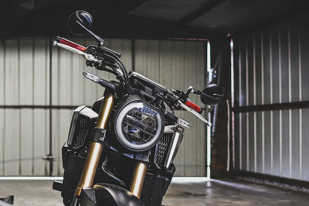 Round motorcycle mirrors Retro on Honda CB650R